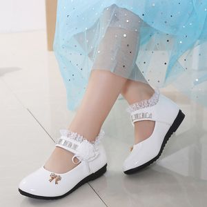 Nuove scarpe causali per bambini Scarpe da ballo con suola morbida per mucche da principessa Scarpe da ballo per ragazze in pizzo perlato 210308