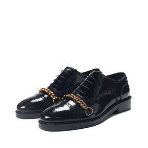 2021 Oxford brogue tacco piatto pelle di mucca fatta a mano scarpe da abito da sposa con catene intagliate da uomo