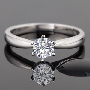 Cluster-Ringe Romantischer 1 6,5 mm D-Farbdiamant-Verlobungsring für Frauen Super AU750 18 Karat Weißgold Weiblicher Brautschmuck