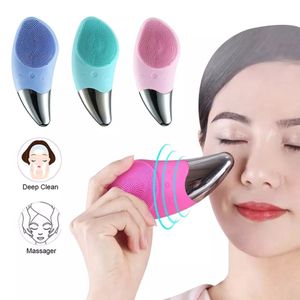 Spazzola elettrica per la pulizia del viso in silicone Dispositivo di bellezza per la pulizia dell'acne facciale impermeabile Dispositivo di pulizia dei pori della pelle sonica ad alta frequenza ricaricabile USB e strumento spazzolato per massaggi