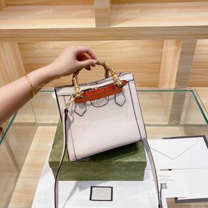 Мода роскошные дизайнеры сумки женские сумки сумки кошельков бамбук 2021 высшее качество бренда подлинная кожа кожаные женские женские коричневые изящные муфты