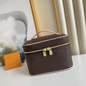 Lady Classic Cosmetic Bags Cowhide Leather Handväska Trevlig väska Tre storlekar Totes Case Bucket Shoulder Bags 5A Kvalitet