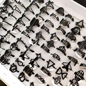 Wholesale 100pcs/lot Black Laser Cut Ring Top Design Mixed Women's Fashion Charm Finger Rings Girls Elegant Stainless Steel Wedding Rings Party Gift