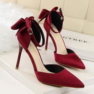 Schleife Satin Hochzeitsschuhe Spitze Zehen High Heels 2022 Rot Rosa Schwarz Gold Silbergrau Braut Bräute Brautjungfer 10 cm Größe 34-43 Formelle Veranstaltung Party Burgunderroter Schnallenriemen