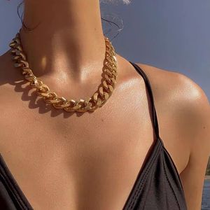 Punk Hip Hop Golden Metal Choker Ожерелье для Женщин Заявление Мода Ожерелья Готический Кубинская Коренастая цепь Ожерелье J0312