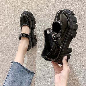 2022 Yeni Siyah 5 cm Yüksek Topuklu Ayakkabı Kadınlar Moda Patent Deri Platformu Pompaları Kadın Yuvarlak Ayak Mary Jane Ayakkabı Mujer