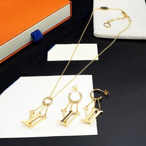 Europe America Fashion Style Jewelry Sets Lady Women Gold-colour Hardware Engraved V Initials Dangling Charm Optic Necklace Earrings M00612 M00597