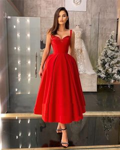 Vinatge Vermelho Veleiros de Veludo Vestidos Uma Linha Espaguete Corre Fuitoso Saia Curta Prom Vestidos Chá Comprimento Festa Guest Reception Vestido