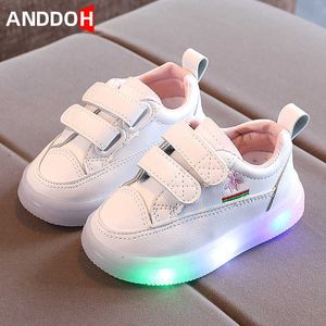 Storlek 21-30 Baby Non-Slip Damping Sneakers Girls Led Light Up Skor Pojkar Slitstarka Glödande Skor Barn Lysande Sneakers G1025