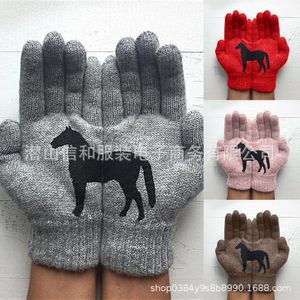 Cinq doigts Gants Wepbel Women's Ticking Wood Automne Hiver En plein air Gardez une protection à froid à chaud épaississement d'un cheval noir amitié amusement