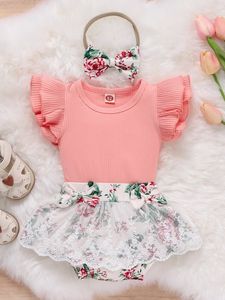 Baby-T-Shirt mit mehrlagigen Ärmeln, Blumendruck, kontrastierende bestickte Mesh-Schleife, Shorts, Stirnband, SIE