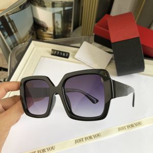 7187 Designer Solglasögon för kvinnor Special UV-skydd Goggle Vintage Big Square Frame Toppkvalitet Gratis Kom med Paket