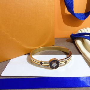 2023 Armband för kvinnor Luxury Bangle Halsband Skruv Män Skruvmejsel Diamond Designer Jycken Kvinnor Mens Armband Box