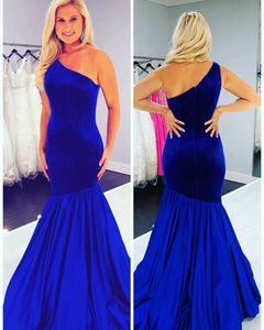 2022 Fall Winter Royal Blue Velvet Prom Dresses Girls One Shoulder Mermaid Open Back Sukienka Zipper Sukienka Wieczorowe Nosić formalne specjalne okazje