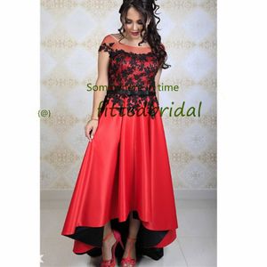 Arabiska Dubai High Low Red Black Prom Klänningar Plus Size Appliqued Cap Sleeves Formal Evening Gowns Vestido de Novia