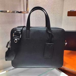 The briefcase is made of imported Saffiano cross-grain cowhide, detachable and adjustable nylon shoulder strap design, looks 211011