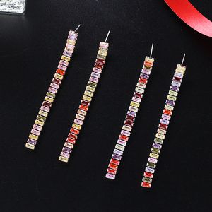 Moda Stud White e Colorful Zircon Pedra Long Bar Brincos para Mulheres Partido de Casamento Brinco Acessórios Jóias