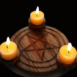 Holzsperrung großhandel-Haarclips Barrettes Tarot liefert Ausrüstung Magie Pentagram Hölzerne Kerzenhalter Becher Feuer Weiße Wachs Tisch Energie Dekoration