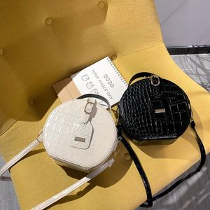 Bolsas de ombro casuais retrô mini bolsa mensageiro feminina redonda círculo bolsas sólidas moda jacaré PU crossbody para 2021