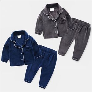 Vinter varm 2 3 4 6 8 10 12 år plus sammet förtjockning sleepwear kostym 2st toppar + byxor för barn baby boys pyjamas set 210625