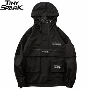 Mężczyźni Hip Hop Streetwear Kurtka Płaszcz Czarny Wiatrówka Kurtka Cargo Swetover Harajuku Kurtka Tracked Tracked Outwear 210927