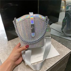 Cross Body Holographic Crossbody Väskor För Kvinnor Lyx Handväskor Vintage Bucket Shoulder Bag Kvinna Solid Ladies Handväskor