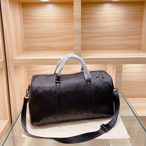 Resväskor unisex präglad duffel väska mode utomhuspaket med stort utrymme med hög keps multifunktionell axel