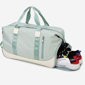 2021新しいスタイルの女性韓国風屋外カジュアル旅行荷物ダッフルバッグメンズぬれたと乾燥の分離スポーツフィットネスハンドバッグ