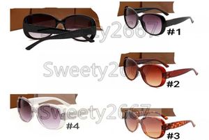 Occhiali da sole popolari Luxury Women Brand Designer 3660 Square Summer Style Full Frame Protezione UV di alta qualità Colore misto