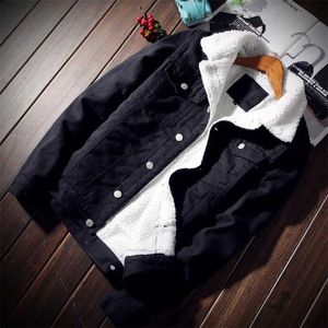 男性デニムジャケットトレンディな冬の暖かいフリースコートメンズアウトウェアファッションジーンズジャケット男性カウボーイカジュアルな服プラスサイズ5xl 6xl 211214