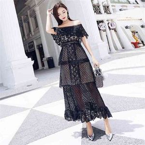 Högkvalitativ självporträtt klänning Kvinnor Designer Sexig Off Shoulder Hollow Out Sweet Female Lace Pläterade Klänningar 210603