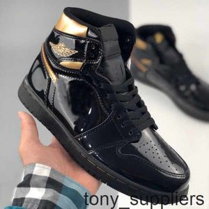 2020 Neue Black Metallic Gold High OG Herren-Basketballschuhe Jumpman 1 1s UNC Obsidian Tie Dye Sporttrainer Outdoor des Chaussures