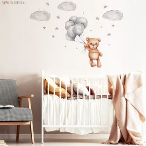 Urso adorável com parede do quarto de ballon para crianças Quartos Meninas Decoração de Berçário Nuvem Estrelas Viny Mural Adesivos 210310