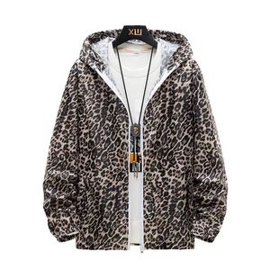 Letnie męskie Leopard Ochrona przed słońcem Odzież z kapturem Ultra-cienka kurtka moda wiatrówka skóra płaszcz przeciwsłoneczny mężczyzna plus rozmiar 7xl 211126