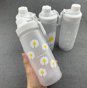 En son 20.3 oz süt kahve hasır kupa, buzlu küçük krizantem çeşitli stilleri ile taşınabilir su bardağı, özelleştirilmiş logo desteği
