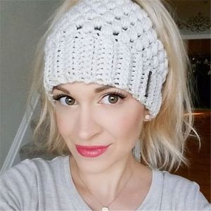 Moda Kobiety Winter Oddychalności Czapki Dla Ponytail Nie Top Design Knit Pure Color Ciepły Kapelusz ochronny Cap 7 Kolory Mieszane Hurtownie