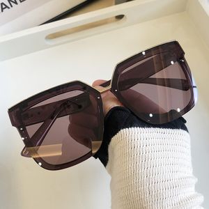 Moda Kadınlar Polarize Sürüş Kare Güneş Gözlüğü Erkekler Pembe Çay Shades Lüks Marka Trend Güneş Gözlükleri Kadın Benzersiz Gözlük UV400