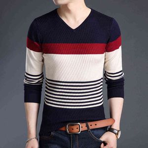 Moda marki swetry męskie swetry paski szczupły fit bluters dzianiny ciepłe jesień koreański styl casual mężczyźni ubrania 211109