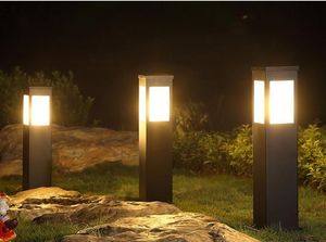 LEDの芝生のランプは40cm 60cmのアルミニウム正方形E27ランプのベースLED屋外の庭のライト黒青銅ヤードの照明を導きました