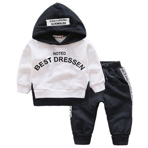 Mode Barnkläder Vår Höst Baby Flickor Kläder Set Boys Bomull Hooded T-shirt Byxor 2st Sats Casual Kids Tracksuits 211021