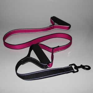 Nytt populärt dubbelhandtag PVC Cotton Sleeve Bekväma och vackra säkerhetsloder Tre färger Pet Dog Training Collar Leash