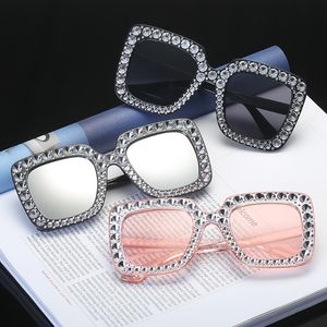 2021 Большая рамка SQAURE Очки Дам Алмазные Кристалл Розовые Солнцезащитные очки Для Женщин Италия Дизайнер Бренд Очки Очки