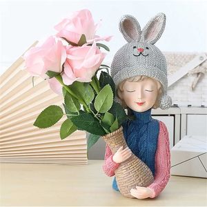 Nordic Light Luxury Bouquet Girl Decoration Resin Vase Hem Living Room Desktop Flower Arrangement 211215