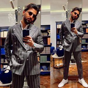 Dubbelbröst Striped Mens Tuxedos Passar Gentleman Jacka Business Party Prom Bröllop Blazer Custom Made 2 Piece