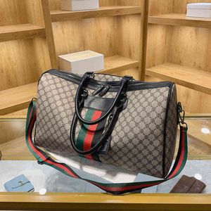2022 bolsa de fábrica por atacado moda bolsa de viagem masculina/feminina de couro bolsas de ombro masculinas bagagem de negócios em relevo
