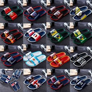 Europeisk kopp fotbollsstjärna sport tofflor märke designer mens mode gummi sandaler strand glida glidande flip flops inomhus utomhus skor topp kvalitet storlek 40-45