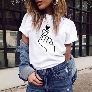 Przyjazd Kobiety T Koszulka Graficzna Miłość Ręcznie Śmieszne Letnie Topy Tee Femme Hipster Tshirt 210607