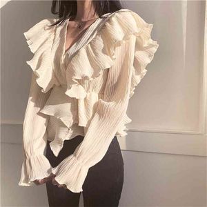 Korean Chic Gentle Slim Women V-Neck Pleated Shirts Ruffles Patchwork High Waist Fashion Flare Sleeves Blouses 210525