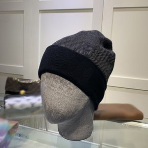 Damalı Şapkalar toptan satış-Özel Yünlü Yün Şapka Düzenli Damalı Bere Mektubu Sıcak Örme Şapkalar Erkek Kadın Sonbahar Kasketleri