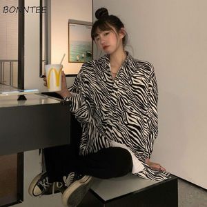 Damesblouses Shirts Dames Zebra Print Ins Loose Harajuku College Single Breasted Simple Outerwear Ulzzang Unisex Tops voor Lady Daily ES